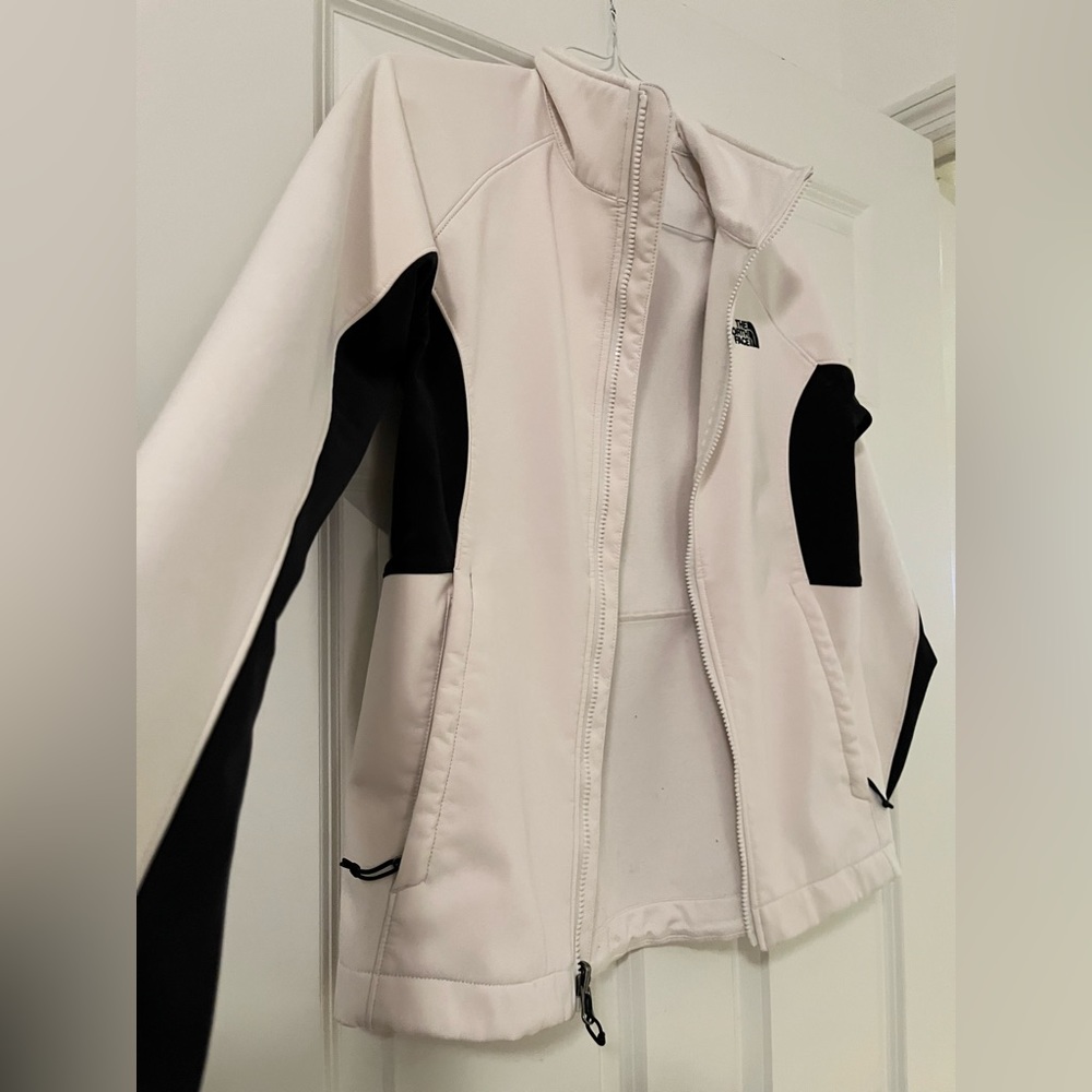 North Face White Lightweight Lined Shell Jacket. … - image 7